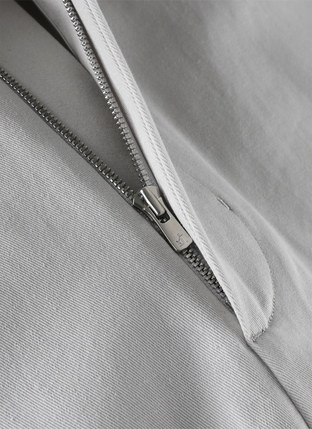 8.0 TROUSERS RIGHT (LIGHT GREY)