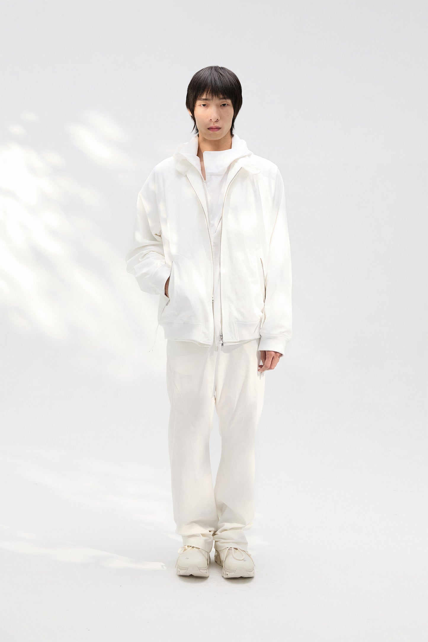 8.0 TECHNICAL JACKET RIGHT (WHITE)