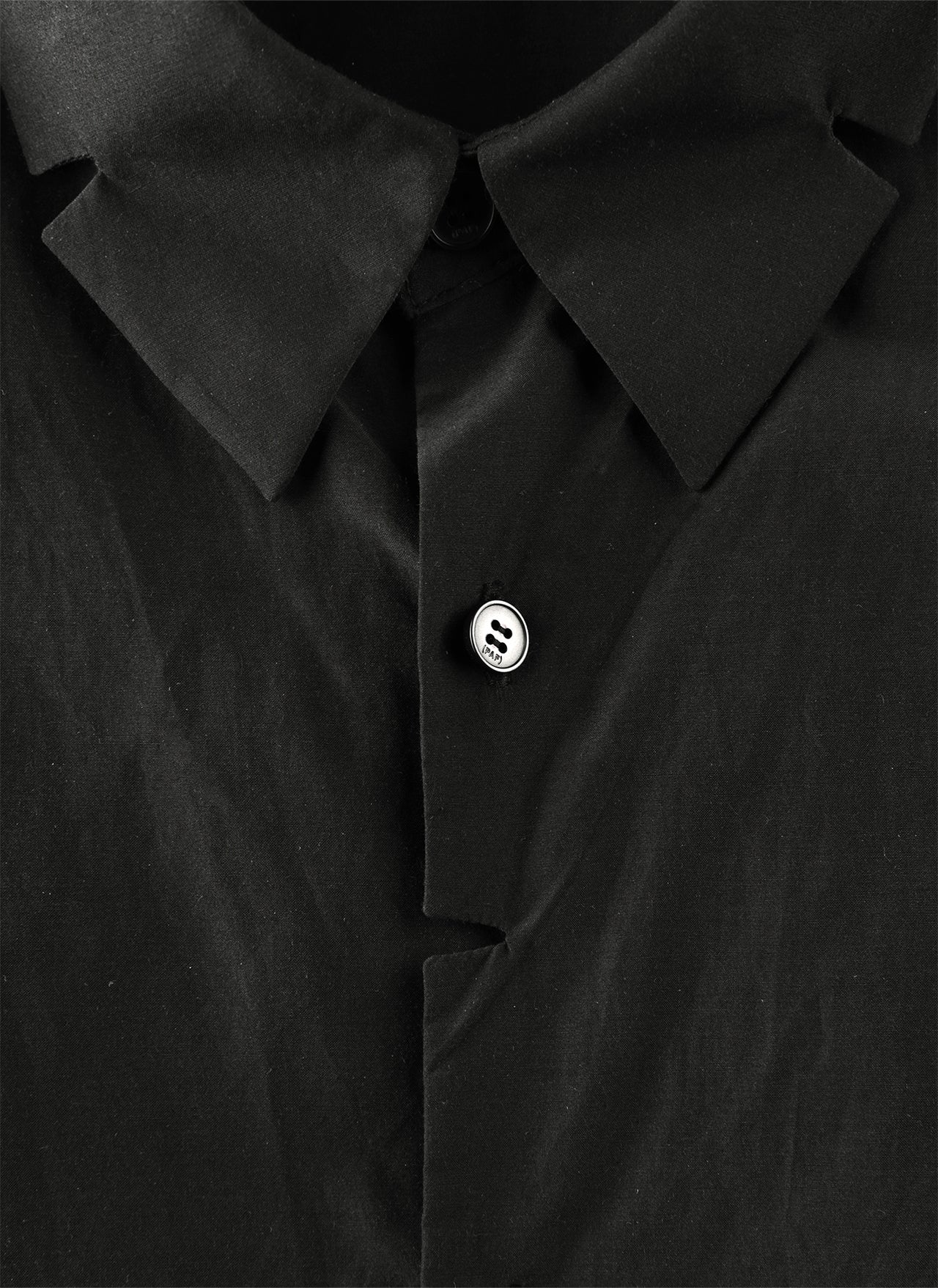 8.0 SHIRT CENTER (BLACK)